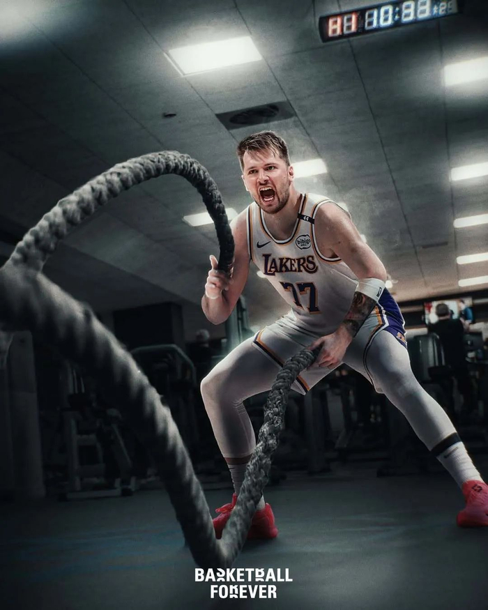 关于东契奇遭遇三持续失利，皇家马德里教练压力巨大！比赛高潮迭起的信息